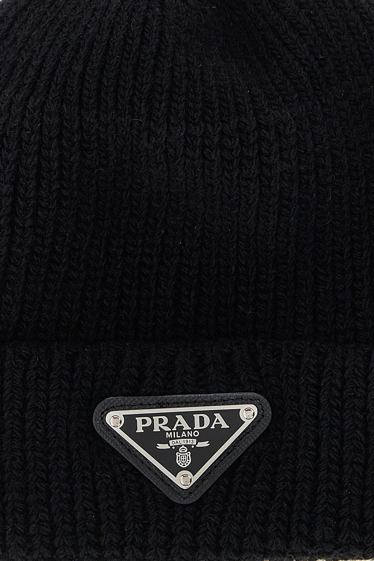 Prada – Bonnet Noir Logo Triangle